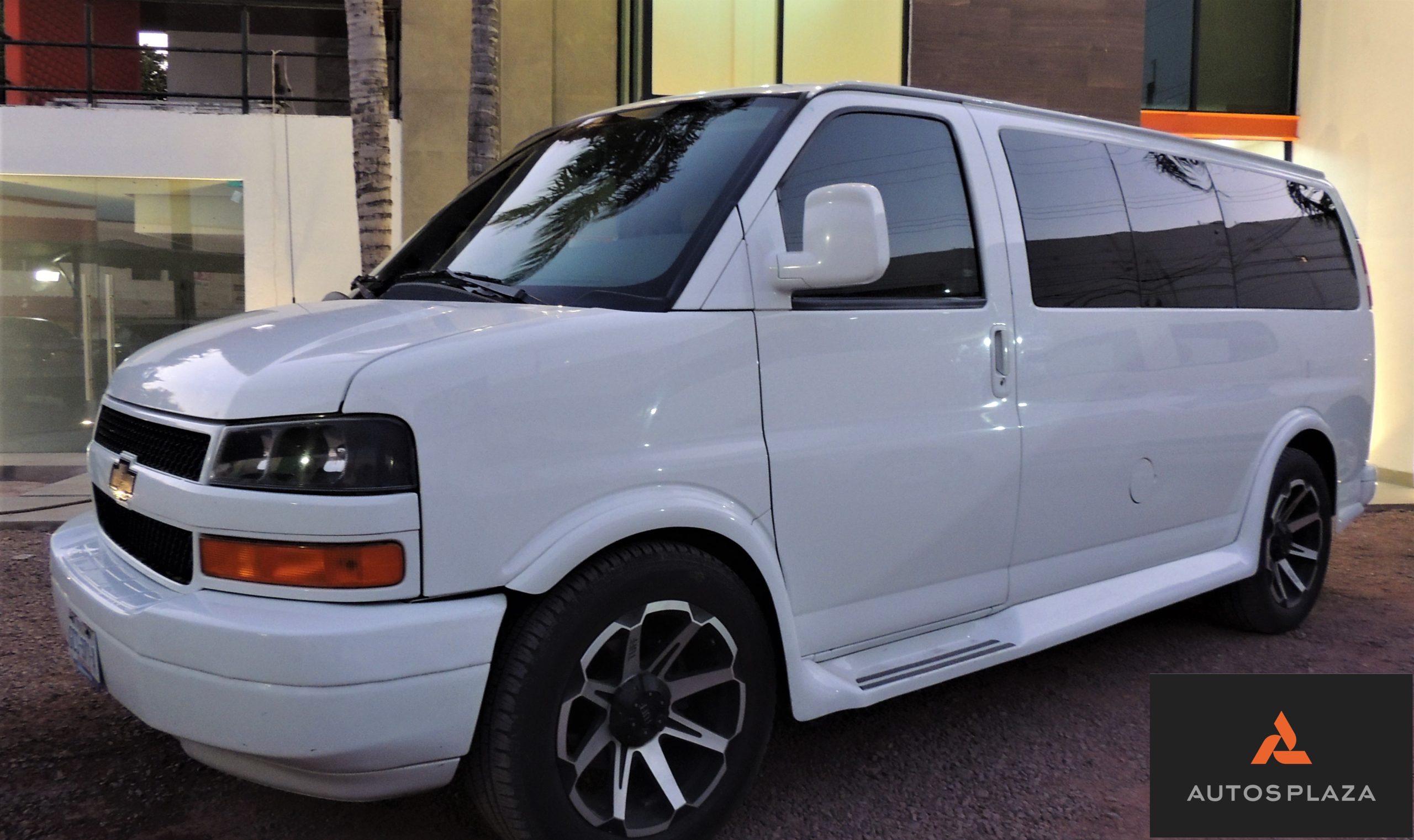 CHEVROLET EXPRESS VAN 2010 7 PASAJEROS 8 CIL 5.3LTS
