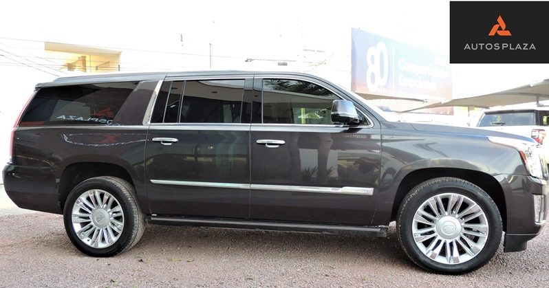 CADILLAC ESCALADE PLATINUM 2016 NEGRA V8 full