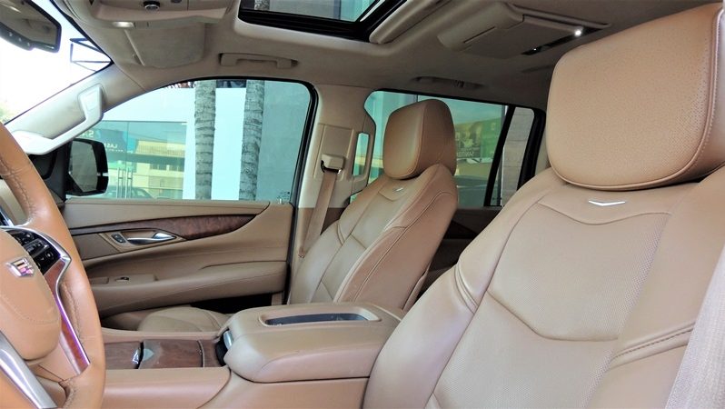 CADILLAC ESCALADE PLATINUM 2016 NEGRA V8 full