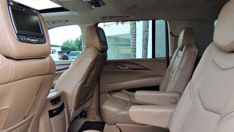 CADILLAC ESCALADE PLATINUM 2016 NEGRA V8 full
